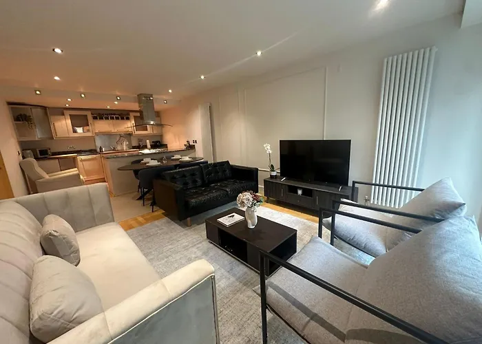 Stunning Modern Canary Flat